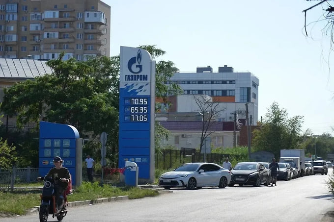 В Астрахани с 9 октября отменяют систему продажи бензина "чет-нечет"