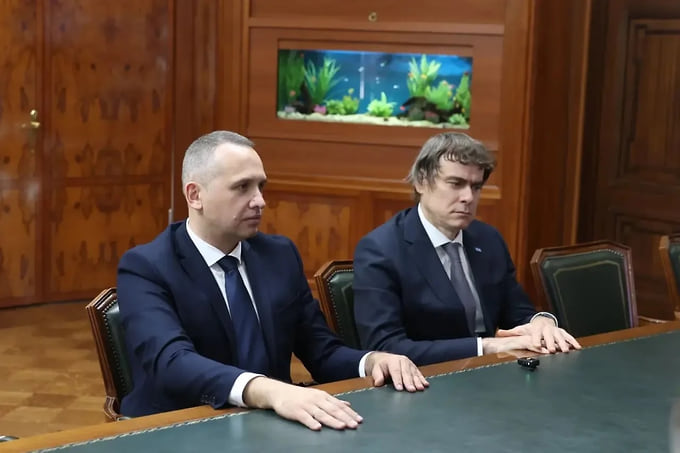 Новый руководитель ООО "Газпром межрегионгаз Астрахань" Павел Васев (на фото - слева)