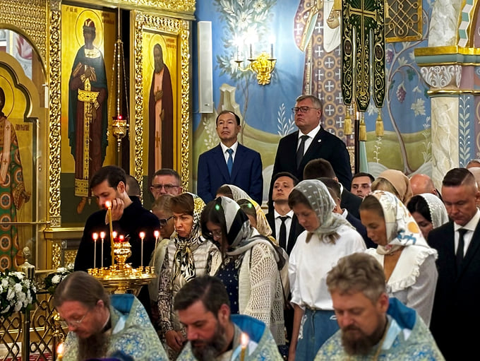 Губернатор Астраханской области Игорь Бабушкин посетил праздничную службу