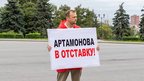 Липецкие коммунисты попросили губернатора извиниться за обыски в обкоме партии