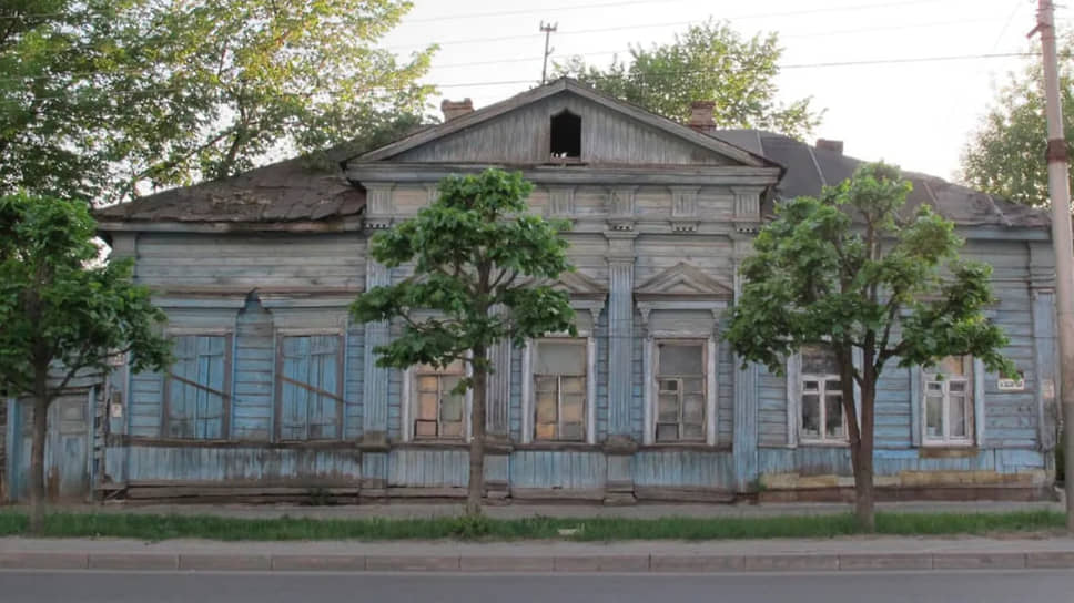 ОКН «Дом жилой» на перекрестке улиц Базарная и Куйбышева в Тамбове