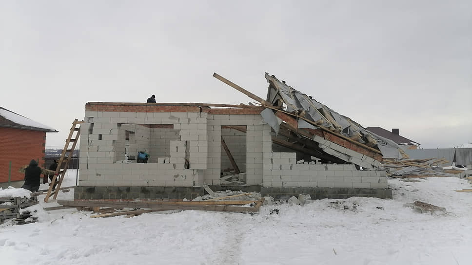 7 марта 2022 года. Разрушенные в результате обстрелов дома в поселке Майский Белгородской области