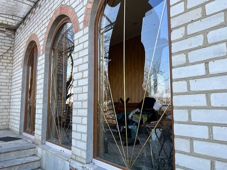 В Белгородской области одним из первых населенных пунктов, принявших на себя удар, оказалась Журавлевка, расположенная прямо на границе с Украиной, рядом с таможенным пунктом «Нехотеевка»