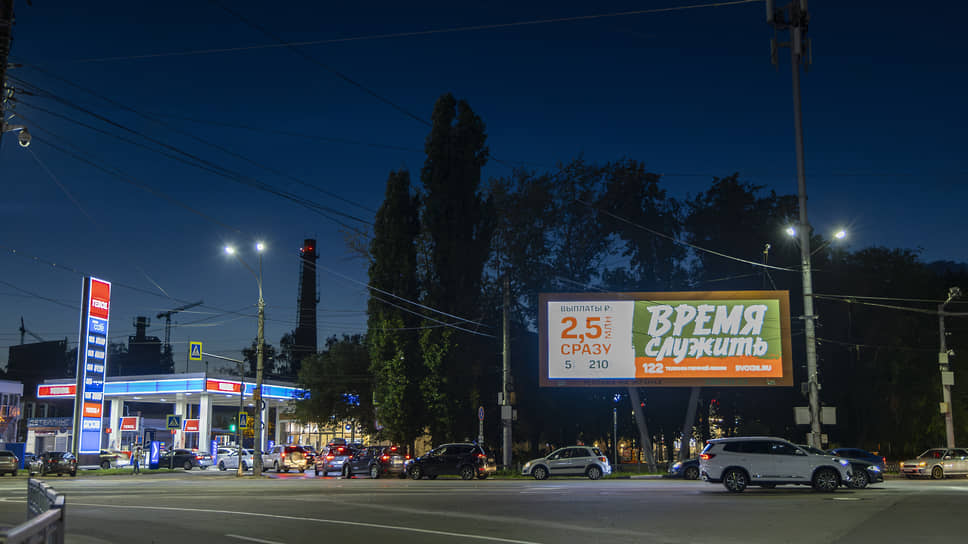 Очереди образовывались сразу у нескольких сетей автозаправочных станций 