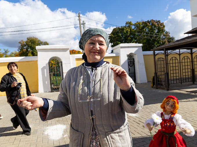 На праздничных площадках были представлены изделия ручной работы и народные ремесла