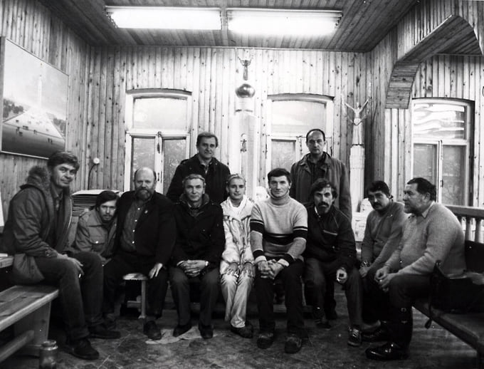 В конце 1980-х Клыков участвовал в конкурсе на памятник Победы для Поклонной горы. Его группа предложила насыпать курган из земли с полей сражений и возвести монумент в виде раскрытых белокаменных врат. В Москве замысел не осуществили, но позднее он был переработан для мемориала на Прохоровском поле