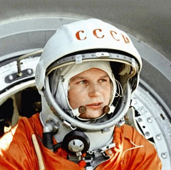 Самая известная женщина Ярославии — Валентина Терешкова. В 1963 году она совершила космический полет на корабле «Восток-6», став первой в истории женщиной-космонавтом. До зачисления в отряд космонавтов Валентина трудилась на комбинате «Красный Перекоп» областного центра, а родилась и провела детство знаменитая ярославна в Тутаевском районе