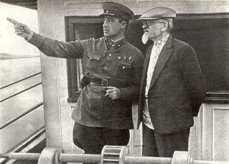 Первым начальником Волголага и Волгостроя был назначен Яков Рапопорт (слева), ранее работавший на строительстве Беломоро-Балтийского канала. На фото Яков Рапопорт и председатель ВЦИК Михаил Калинин осматривают стройку Рыбинского гидроузла, 1936