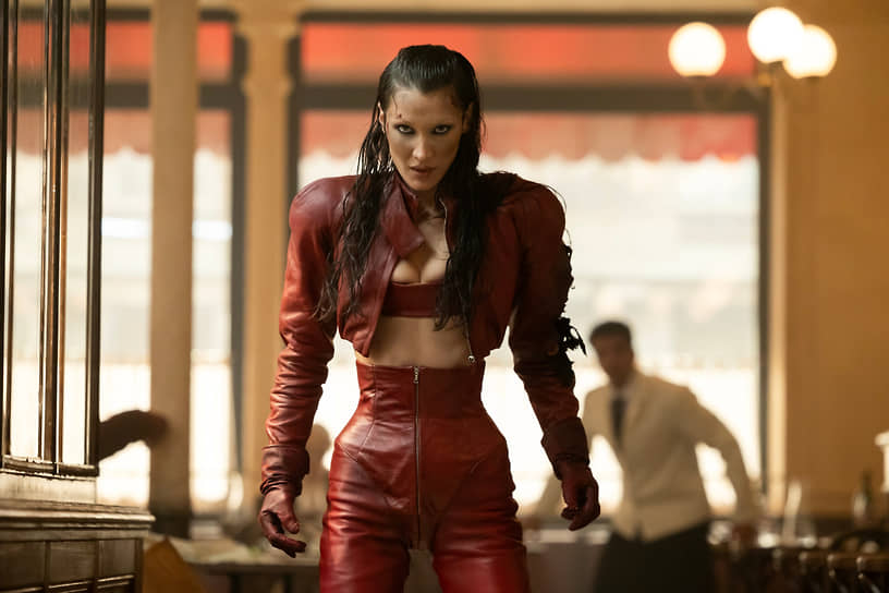 Модель Белла Хадид, кадр из сериала «Красота» (Beauty), 2025 