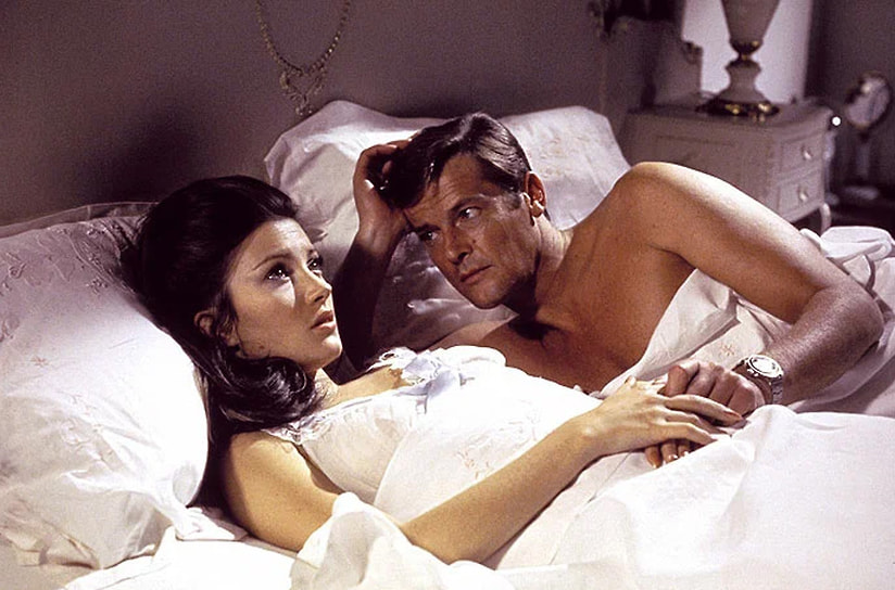 Актриса Джейн Сеймур в роли Солитер в фильме «Живи и дай умереть» (1973)