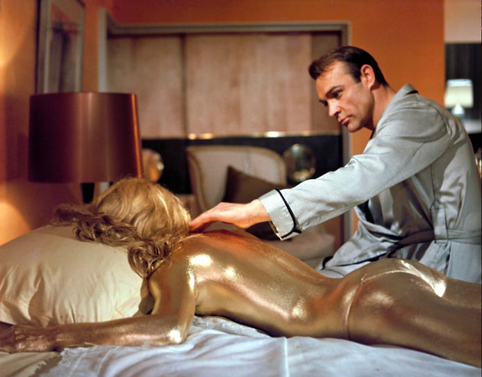 Актриса Ширли Итон в роли Джилл Мастерсон в фильме «Голдфингер» (1964)