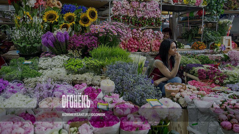 На рынке цветочной продукции города н