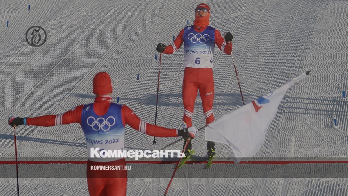 Золото и серебро олимпиады в скиатлоне. Большунов Спицов золото и серебро. Денис Спицов лыжник. Победитель в скиатлоне Большунова в Пекине. Денис Спицов и Александр Большунов.