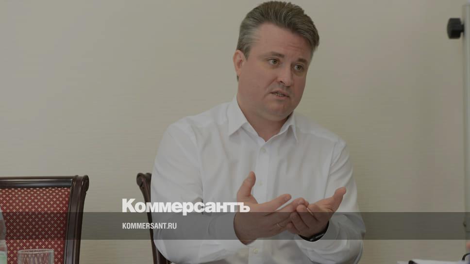 двораковский омск. служебные квартиры депутатов госдумы. сергей улюкаев. александр макаров мэр. кидалов а н комитет информационных технологий.