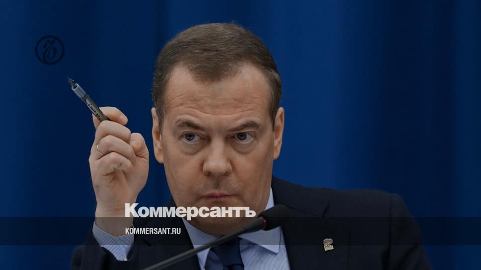 Medvedev: the new multipolar world will be more difficult, it suits Russia