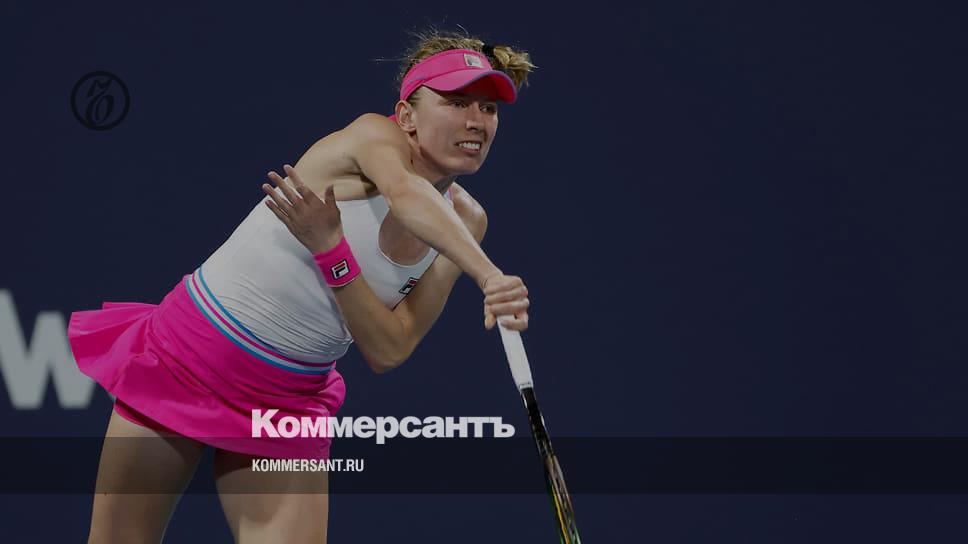 Alexandrova advanced to the quarterfinals of the Miami Open