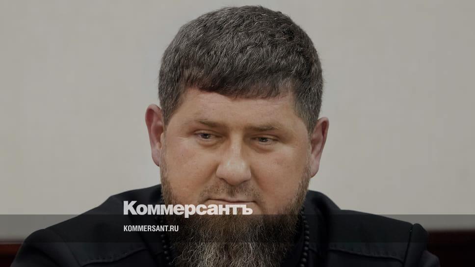 Глава чечни кадыров. Чеченский батальон ахмат. Пашинян и кадыров. Кадыров показал водружение флага чечни над администрацией мариуполя. Кадыров отпустил.