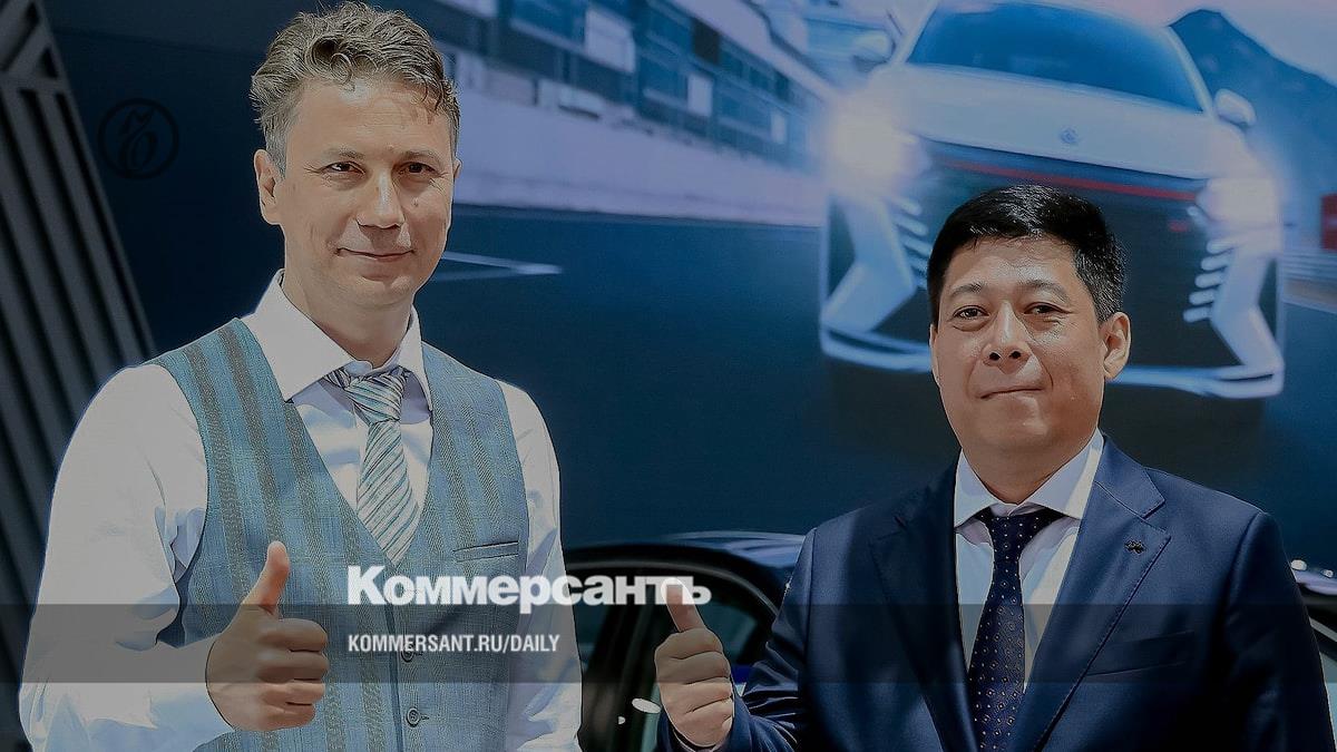 Andrey Reznikov, managing partner of Motorinvest, and Wang Peng, head of Dongfeng in the Russian Federation, on expanding cooperation
