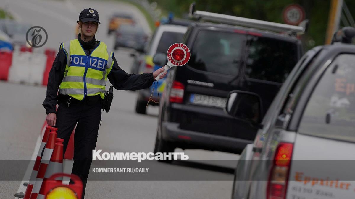 Германия начала возвращать россиянам автомобили, отобранные у них таможне