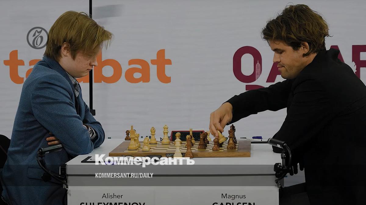 Chess player Magnus Carlsen started a scandal over his opponent's watch