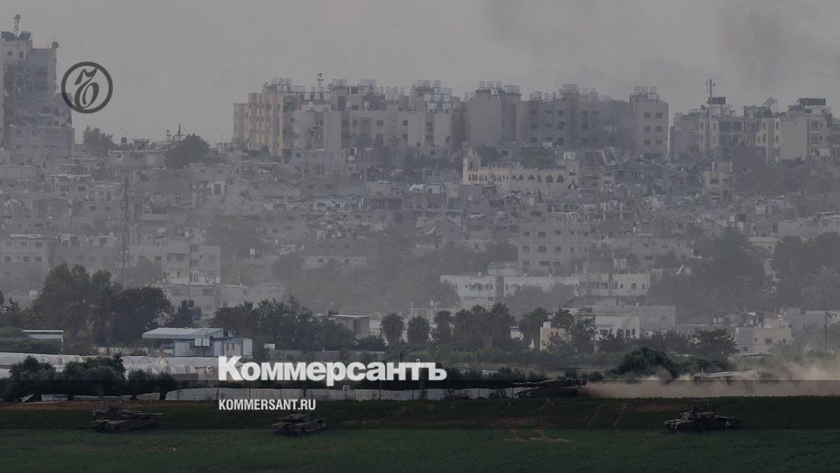 AFP: израильские танки замечены на окраине Газы // Танки Армии Израиля перекрыли ключевую дорогу в секторе Газа