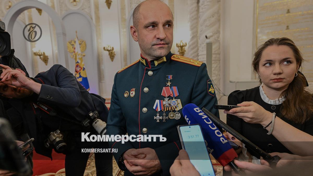 Hero of the DPR Zhoga told how he asked Putin to go to the polls - Kommersant