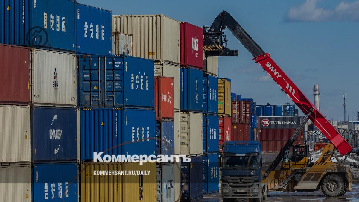 Imports of goods in containers to Russia began to decline