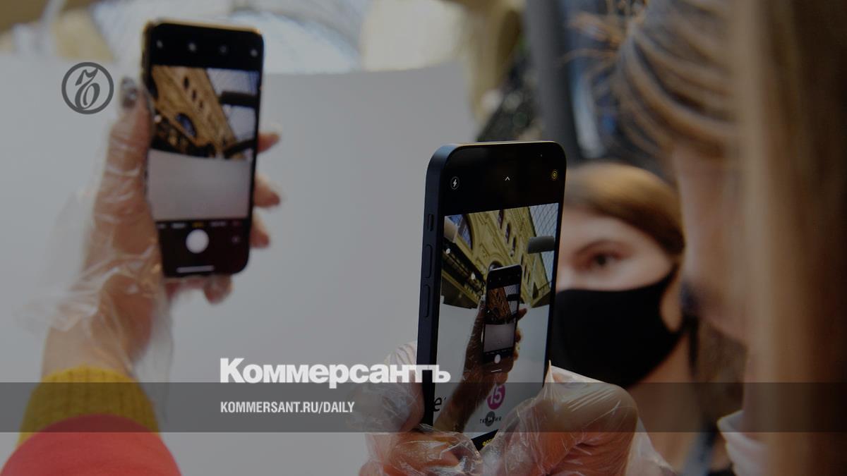 Russians actively bought used and discounted smartphones in 2023