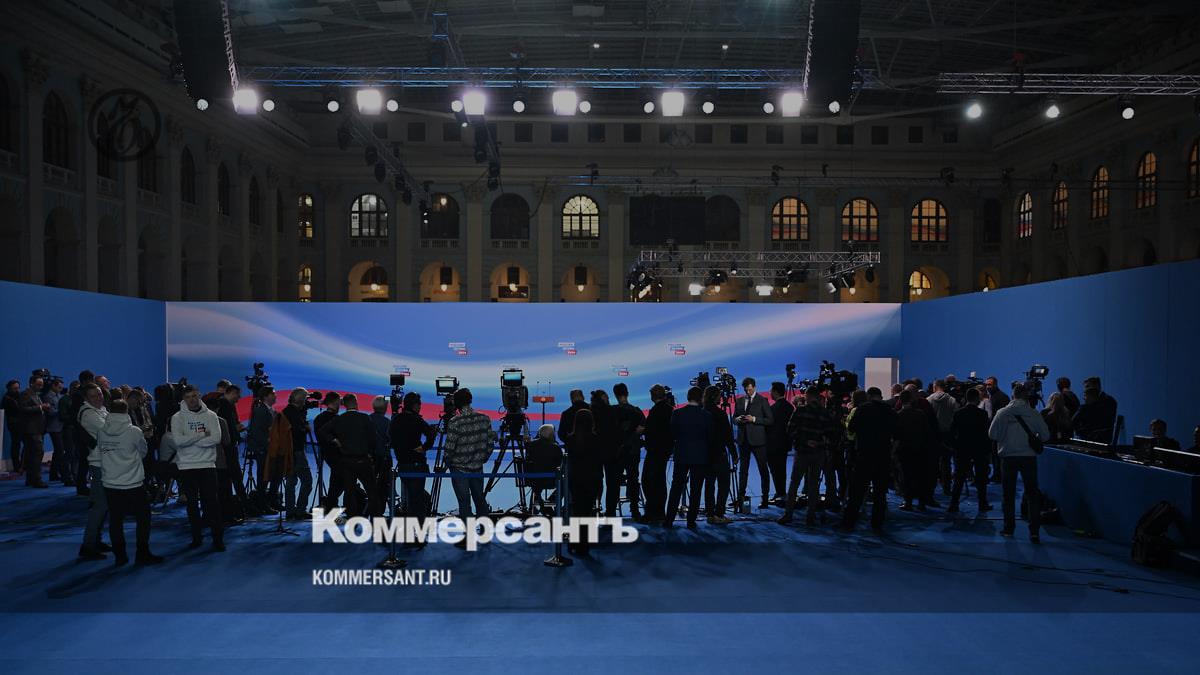 Putin thanked his campaign headquarters for their work - Kommersant