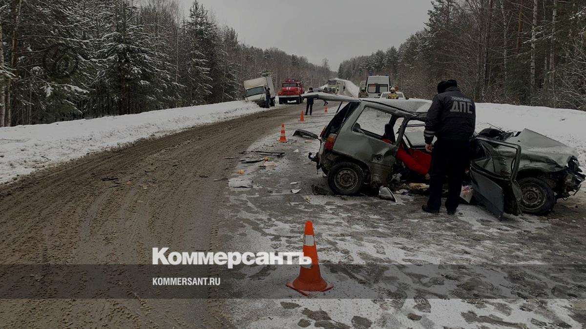 На трассе Екатеринбург—Первоуральск произошло ДТП с фургоном, два человека  погибли – Коммерсантъ Екатеринбург