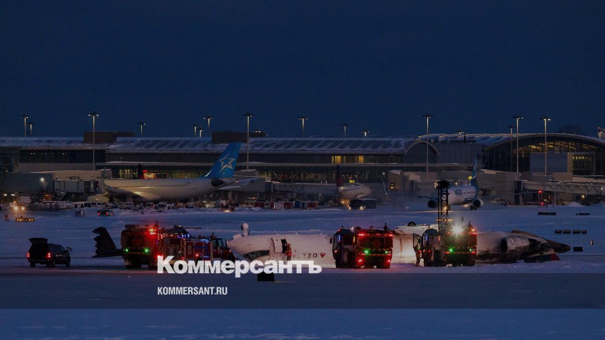 В Торонто из перевернувшегося самолета Delta Airlines извлекли 15 пострадавших