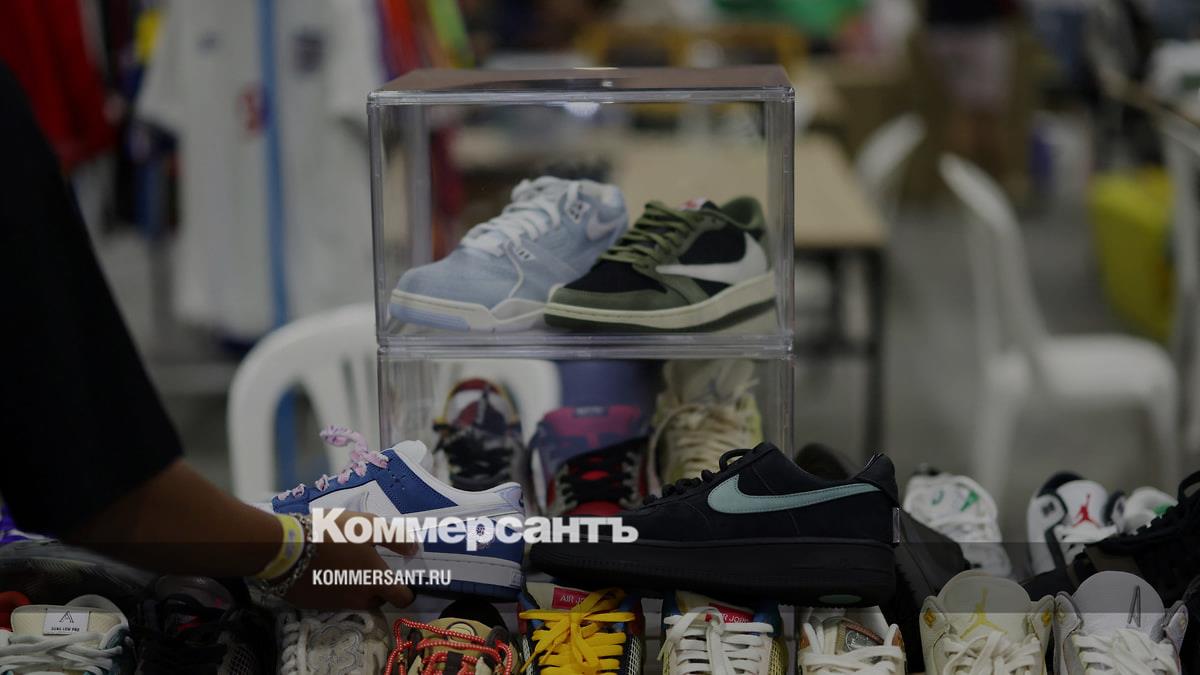 Nike прогнозирует падение продаж из-за тарифной политики Трампа