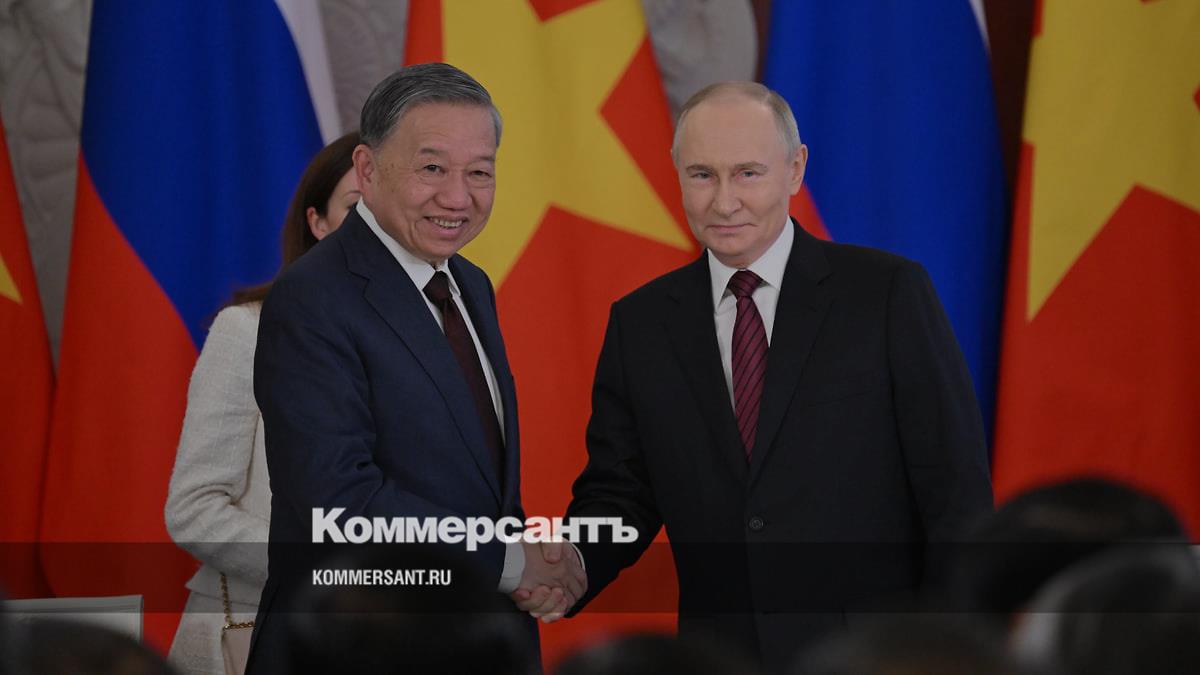 Путин принял приглашение посетить Вьетнам