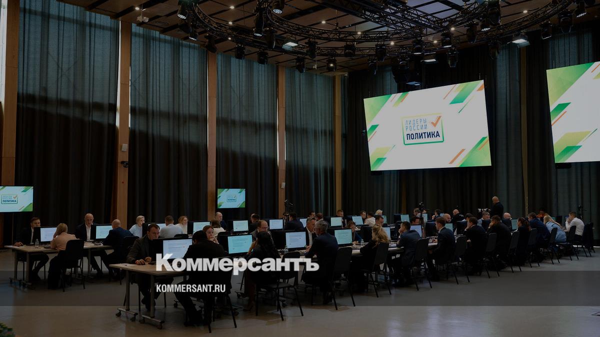 Социальный лифт загрузили полуфиналистами // Партии присматривают потенциальных кандидатов среди «Лидеров России»