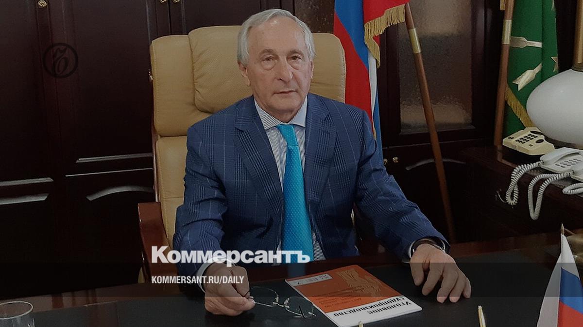 Из-под мантии достали миллиарды