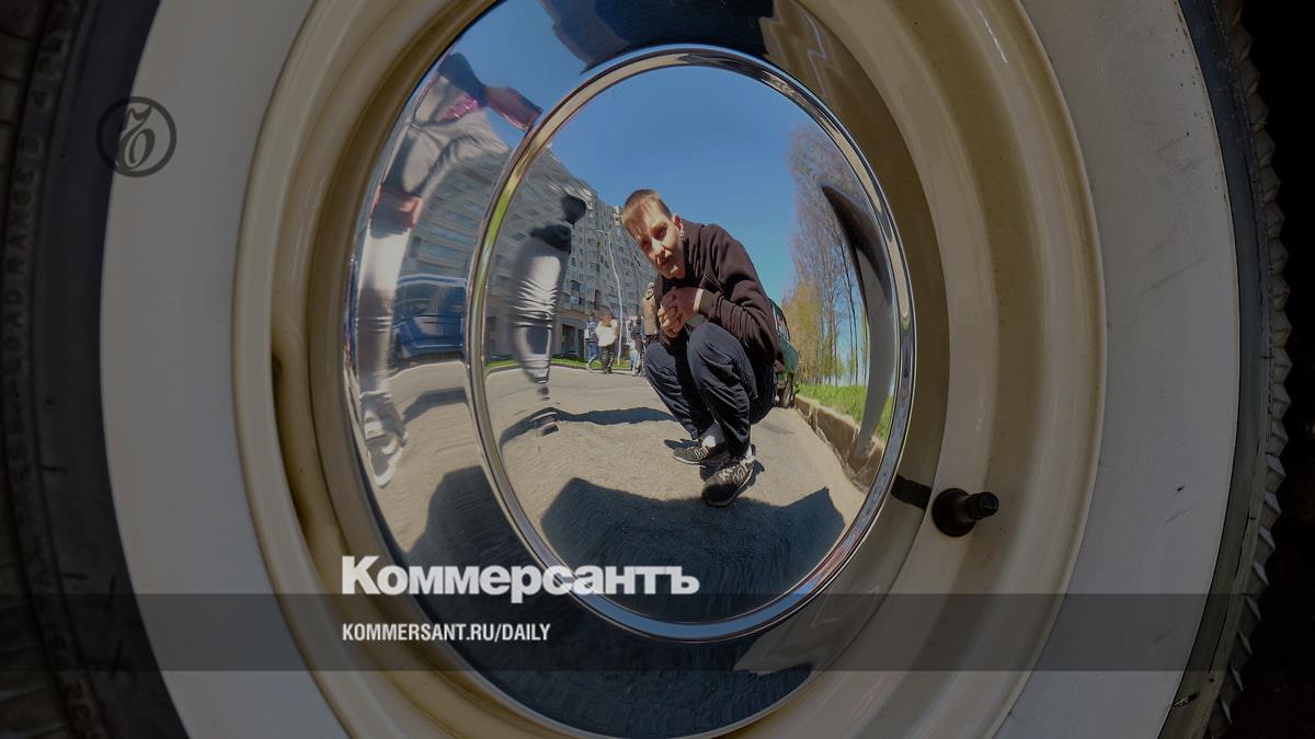 Продажи автомобилей с пробегом в России снижаются на фоне роста интереса к новым машинам