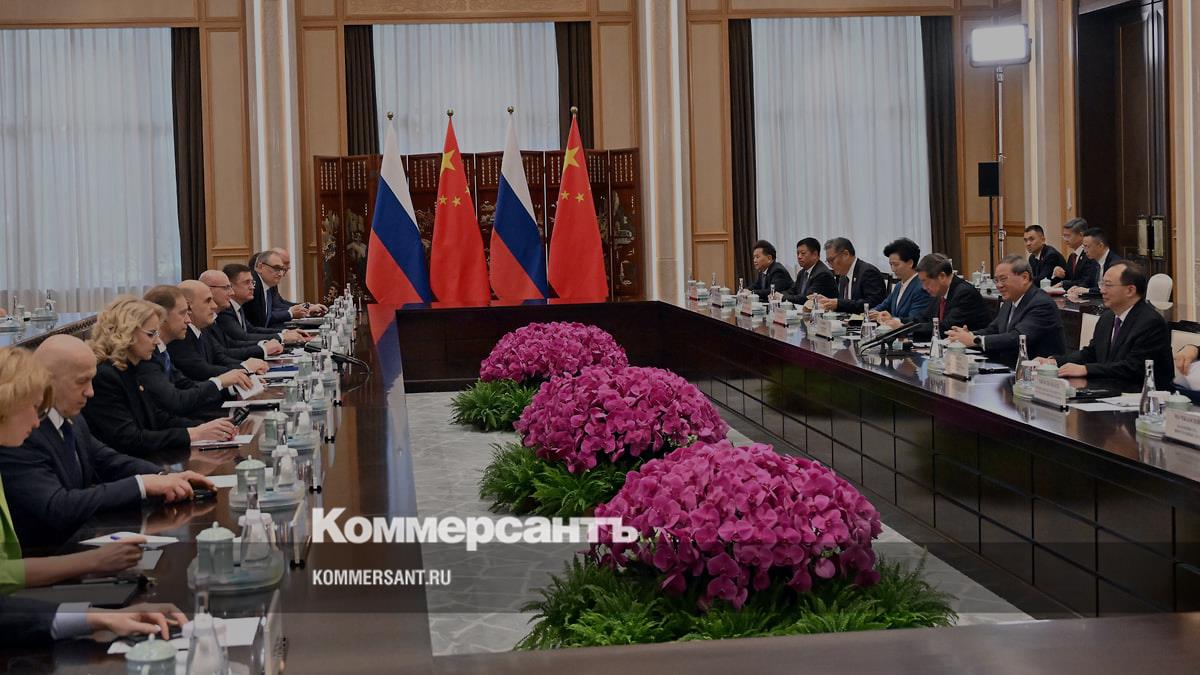 Москва и Пекин переводят количество в качество // Премьер-министр Михаил Мишустин отправился с рабочим визитом в КНР