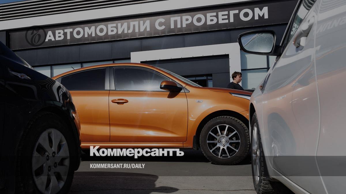 Цены на автомобили в России достигли рекорда в октябре 2025 года