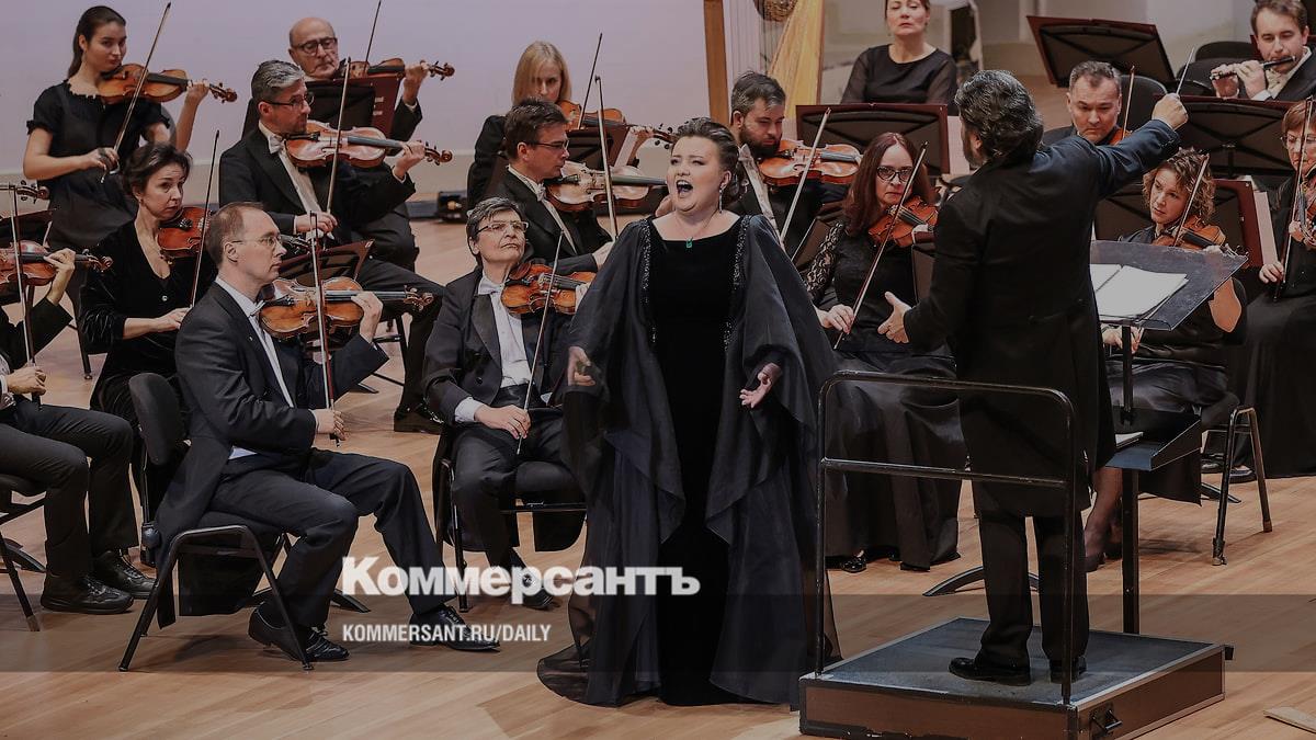 Голоса препятствий // Победители Конкурса имени Глинки спели в зале Чайковского