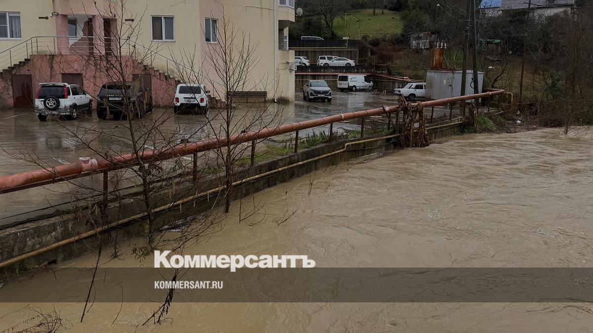 Уровень воды в реке Херота в Сочи начал снижаться