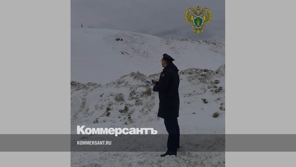 Свердловская прокуратура начала проверку после гибели двух детей под снегом