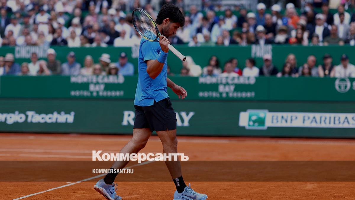 Испанский теннисист Карлос Алькарас снялся с «мастерса» в Мадриде