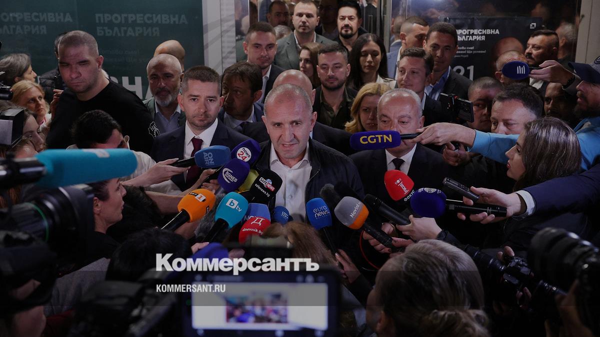 Партия экс-президента Радева лидирует на парламентских выборах в Болгарии