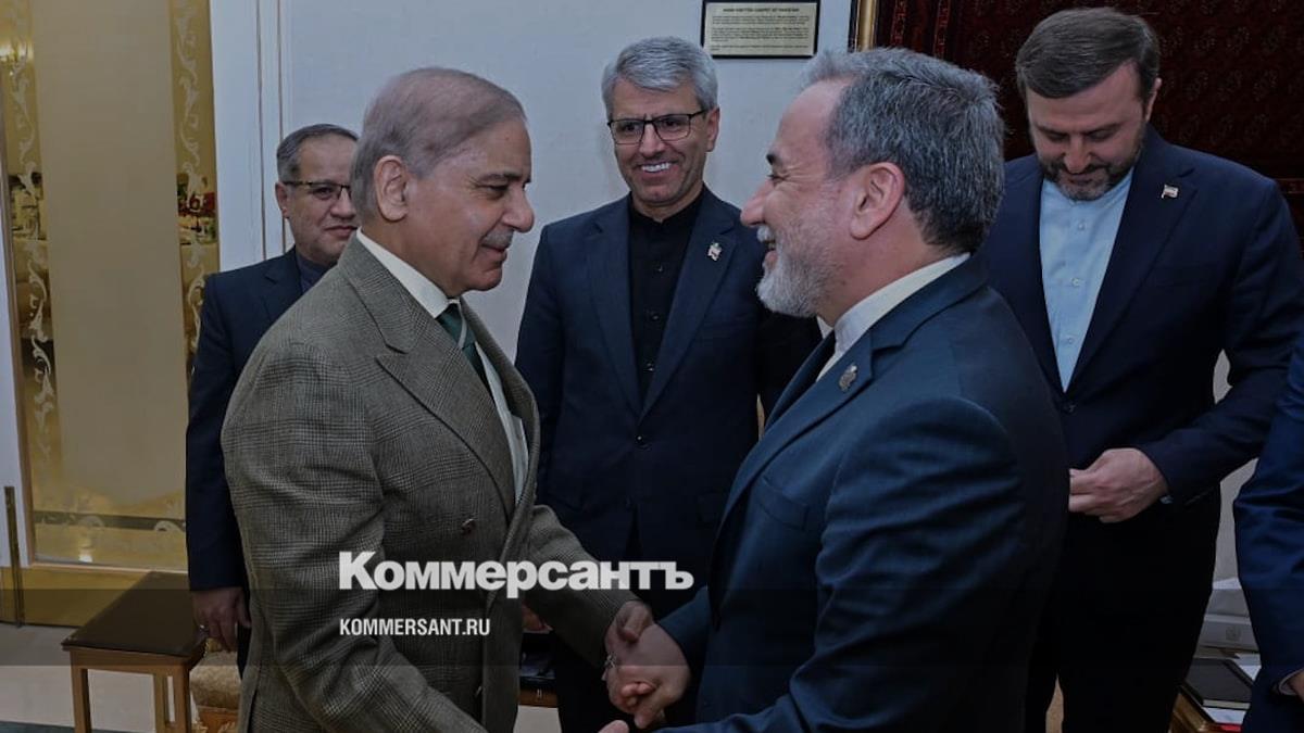 «Аль-Хадат» сообщил о возвращении главы МИД Ирана в Пакистан в воскресенье