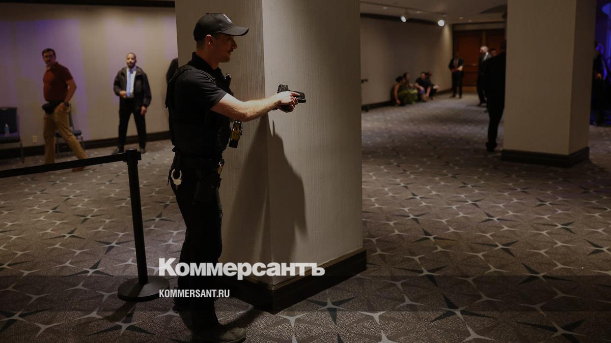 Трамп показал кадры стрельбы на встрече с прессой в Вашингтоне