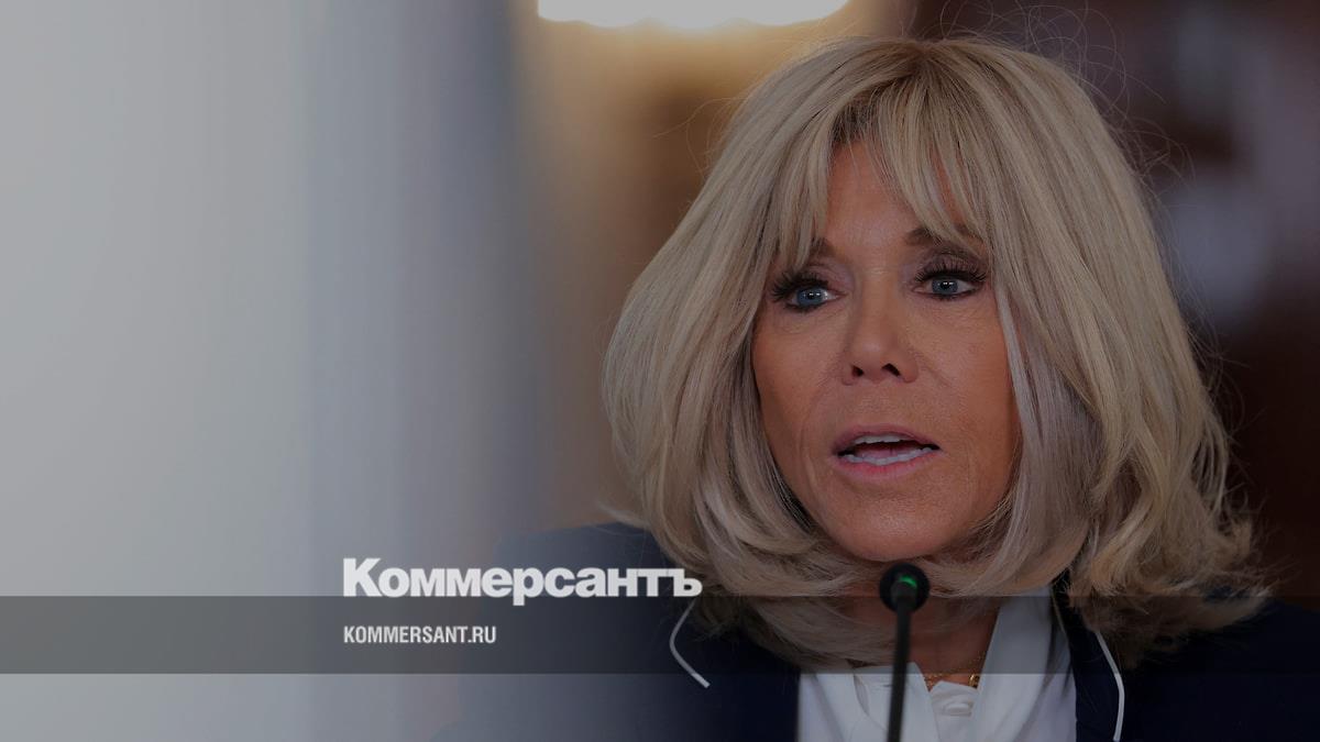 Брижит Макрон пожаловалась на тяготы жизни и мрачные стороны власти