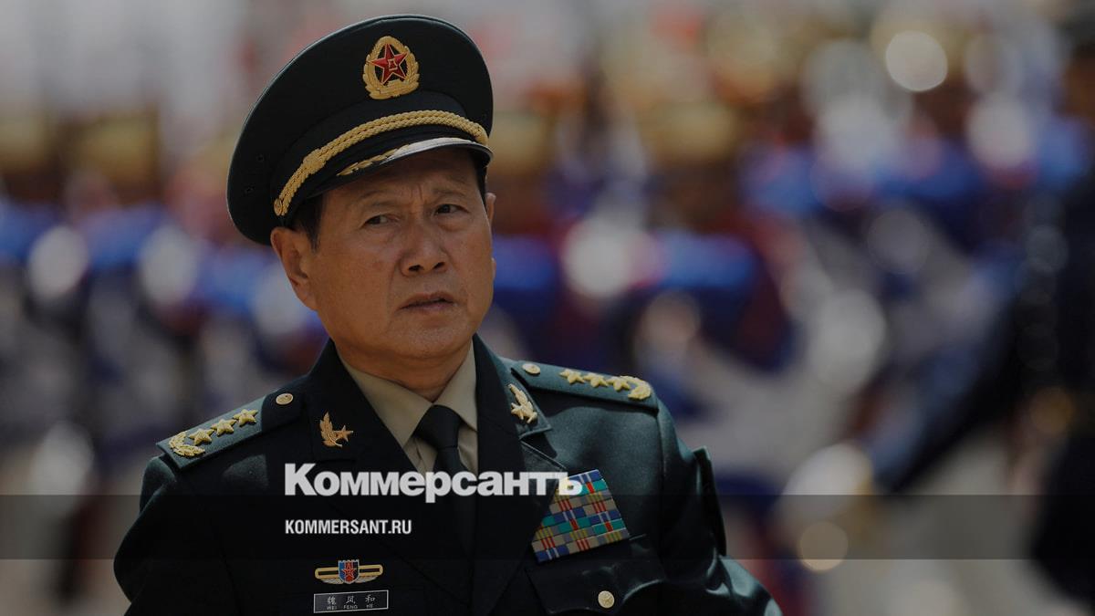 Двух бывших министров обороны Китая приговорили к смертной казни