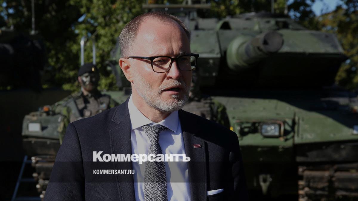 Министр обороны Латвии подал в отставку после инцидента с БПЛА