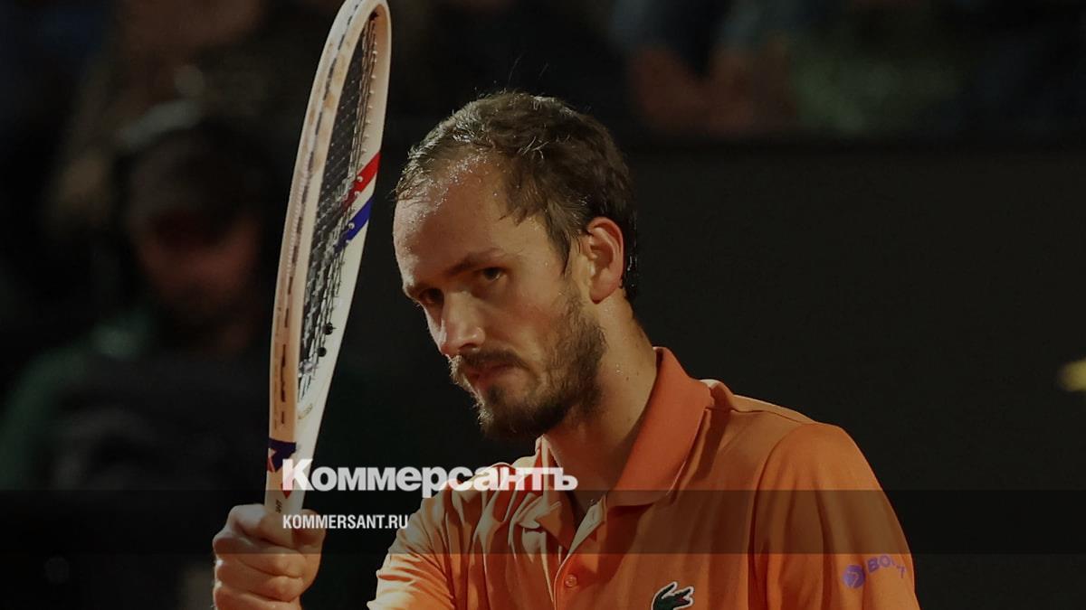 Теннисист Медведев вышел в полуфинал Masters