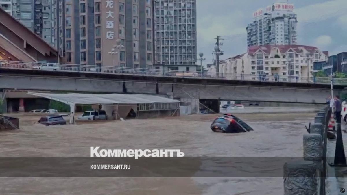 Из-за наводнений в Китае погибли 12 человек